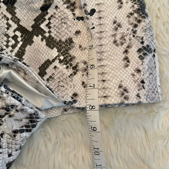 Retrofête Neutral Snake Skin Aven Leather Short Medium NWT - Picture 14 of 16